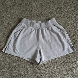 alo - low key sweat short